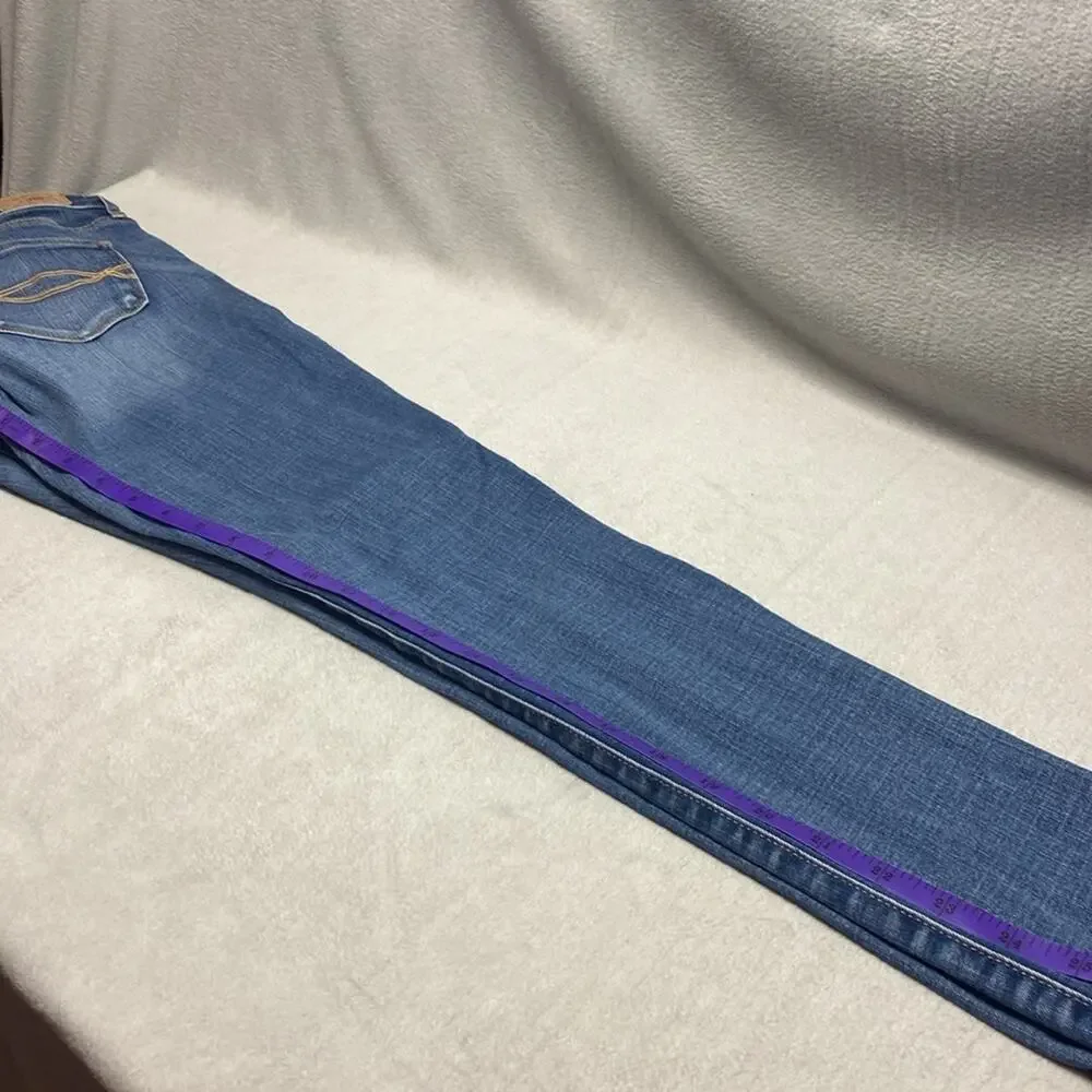 Abercrombie and Fitch blue jeans size 00S W 24 L 29